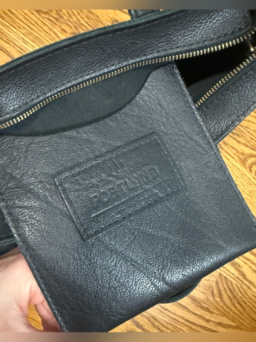 Portland Leather 'ALMOST PERFECT' MEDIUM CROSSBODY TOTE Black w/ Zipper - Picture 7 of 10